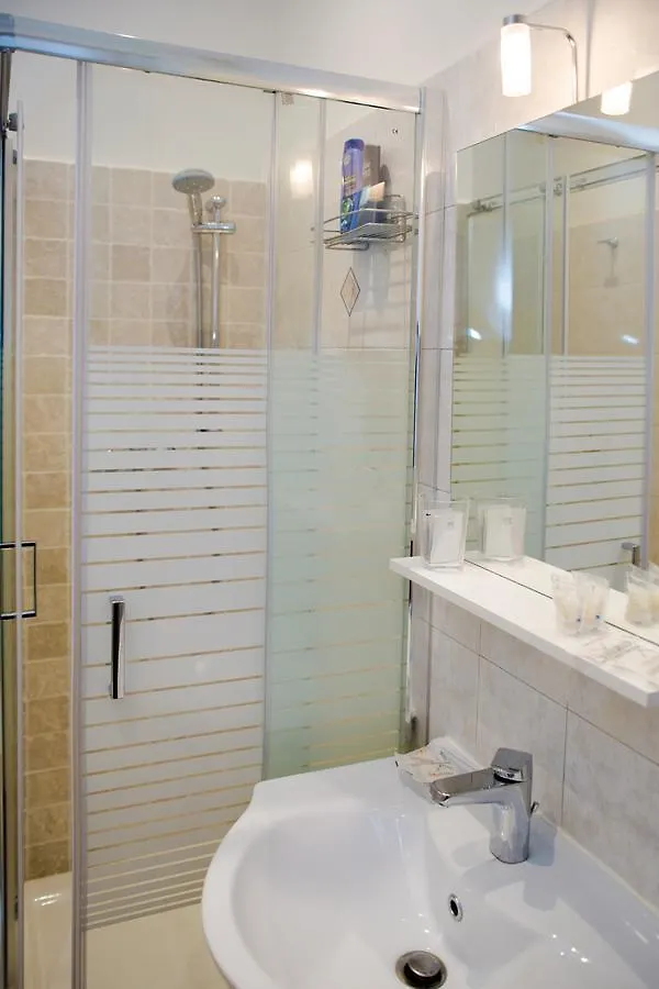 Guesthost - Istria M5 Cozy Apartment Milão