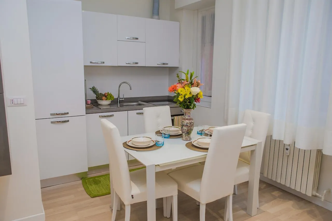 Guesthost - Istria M5 Cozy Apartment Milão